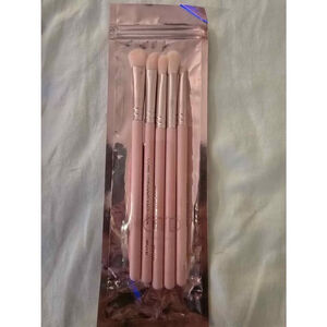 Make up brushes and pallets